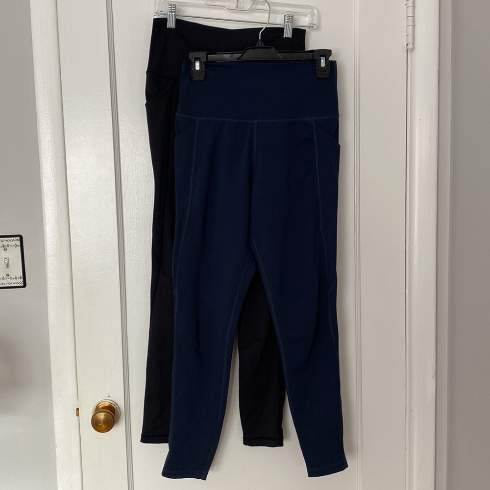 Senita Athletics Lux pace leggings 2-pack (black and navy). Size Medium.